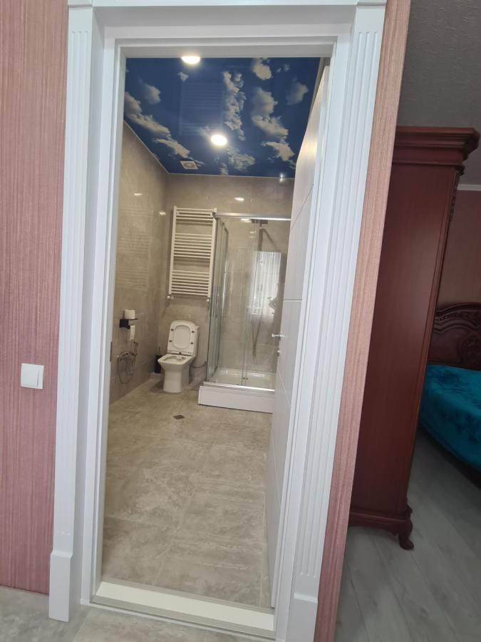 Khorgo Hotel Gori Bagian luar foto